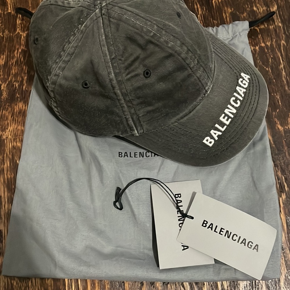 Authentic Womens Distresses Black Balenciaga Hat
